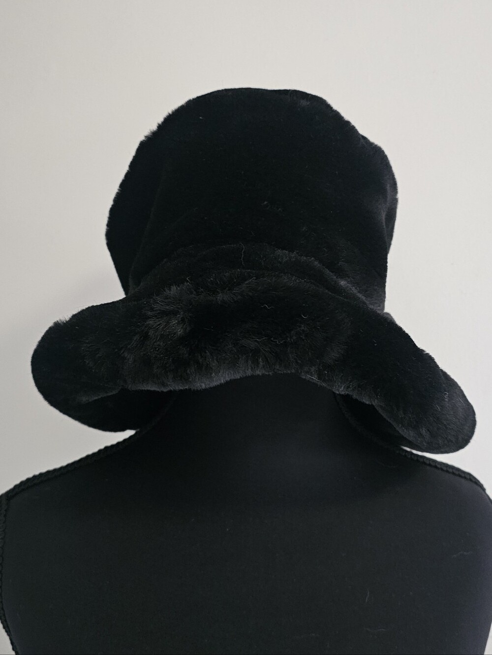 Black Faux-Fur Vintage 90's Bucket Hat - Women Accessories